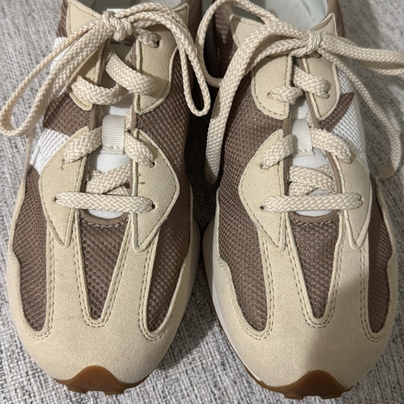 Women’s New balance 327 - Picture 3 of 16